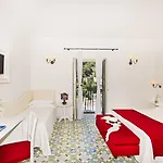 Ξενοδοχείο Savoia 4*